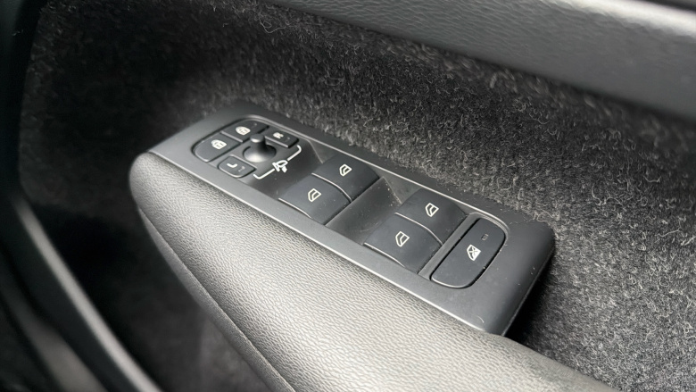 Volvo Xc40 2.0 D4 [190] R DESIGN Pro 5dr AWD Geartronic Diesel Estate